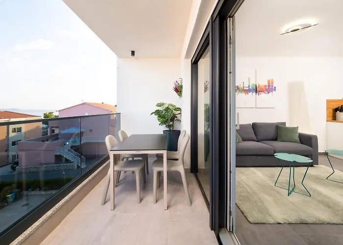Luxury Apartment- Balcony- Private Rooftop And Jacuzzi- Common Pool Trogir