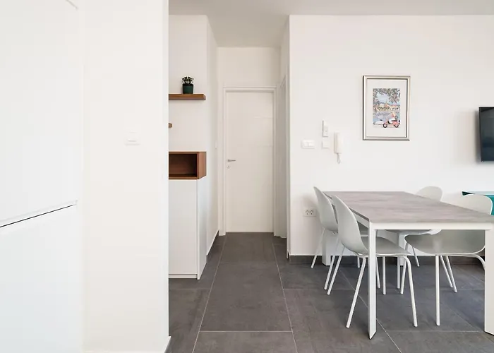 Luxury Apartment- Balcony- Private Rooftop And Jacuzzi- Common Pool Appartement *