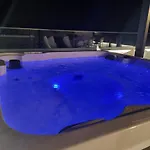 Luxury Apartment- Balcony- Private Rooftop And Jacuzzi- Common Pool 特罗吉尔