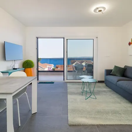 Luxury Apartment- Balcony- Private Rooftop And Jacuzzi- Common Pool 아파트