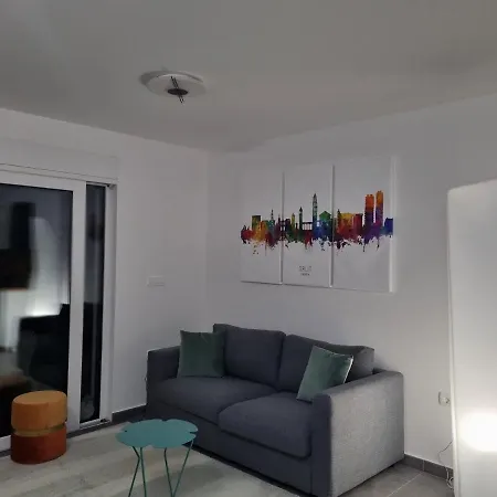Apartmán Luxury Apartment- Balcony- Private Rooftop And Jacuzzi- Common Pool *