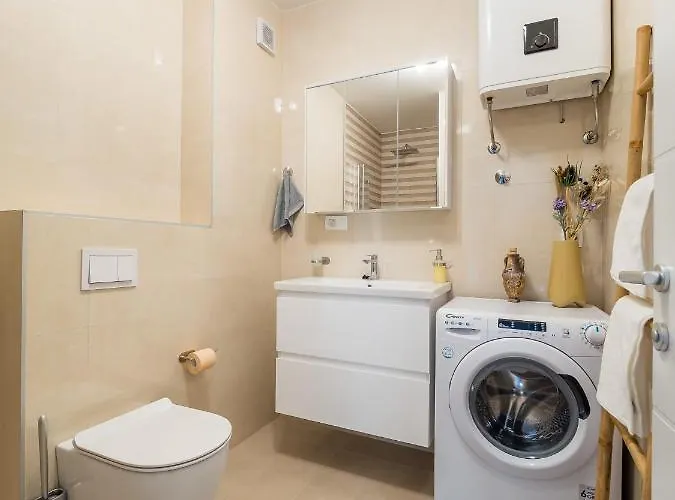 Luxury Apartment- Balcony- Private Rooftop And Jacuzzi- Common Pool 아파트
