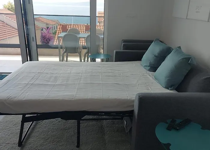 Luxury Apartment- Balcony- Private Rooftop And Jacuzzi- Common Pool 아파트 트로기르